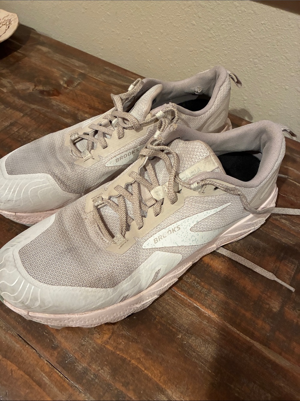 Brooks Cascadia 17 Trail Running Shoes Size 11B Women's